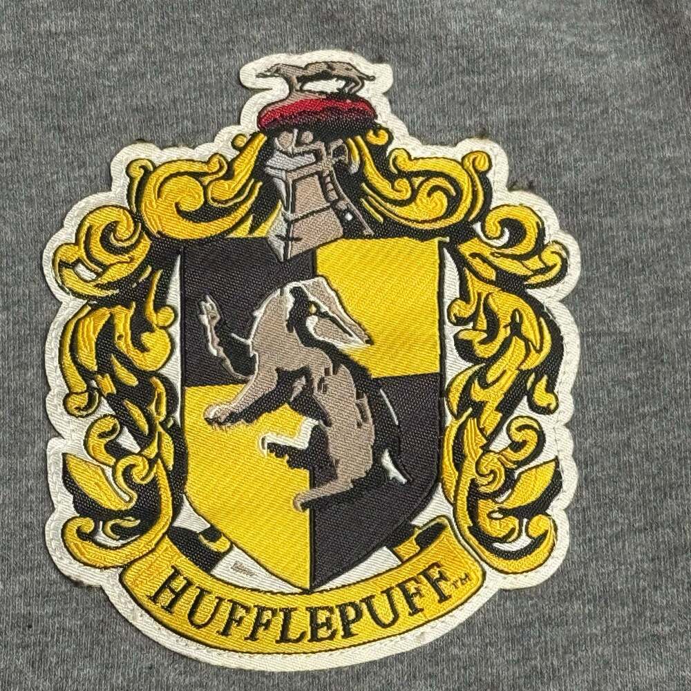 Universal Studios Harry Potter Hufflepuff Raglan Sweatshirt Size XS - Picture 3 of 9
